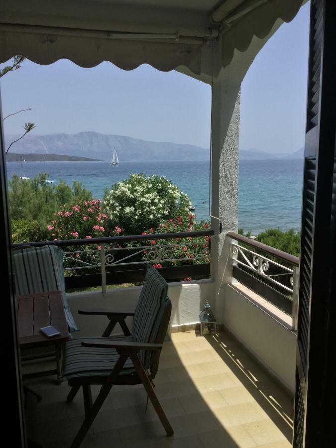 Lefkada Beachfront Apartment 尼基亚娜 外观 照片